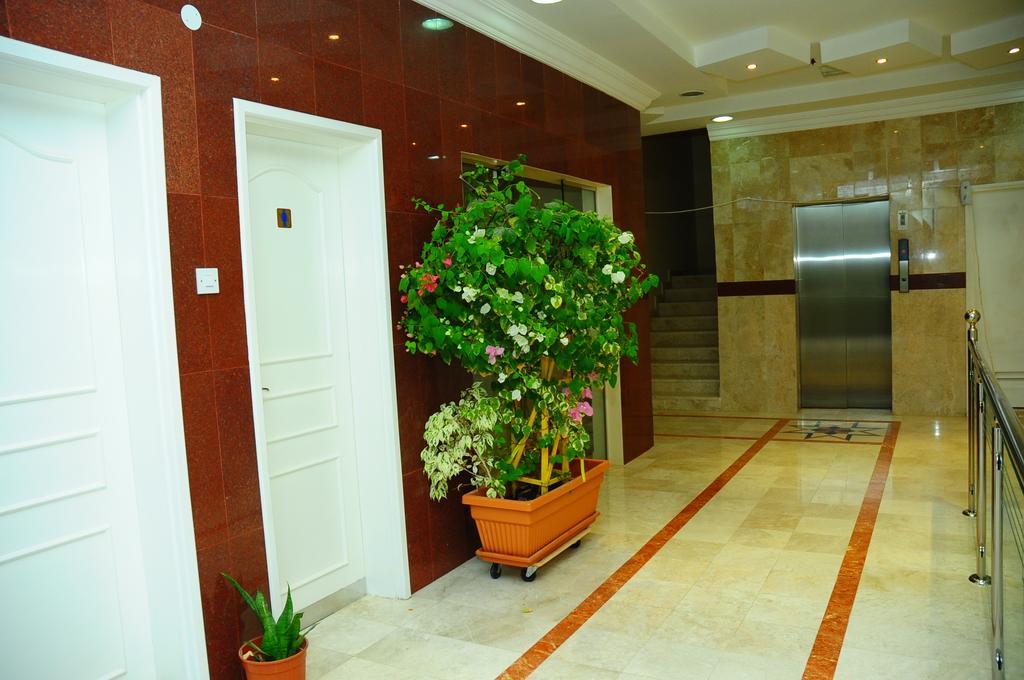 Al Faisal Hotel Suites Sur Exterior foto